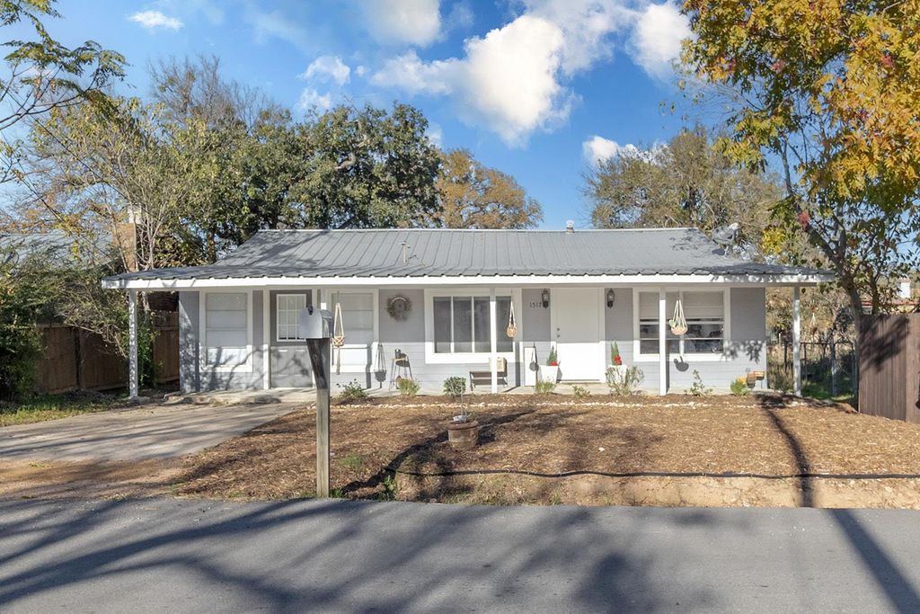 1517 Hill Way DR, Granite Shoals, TX 78654