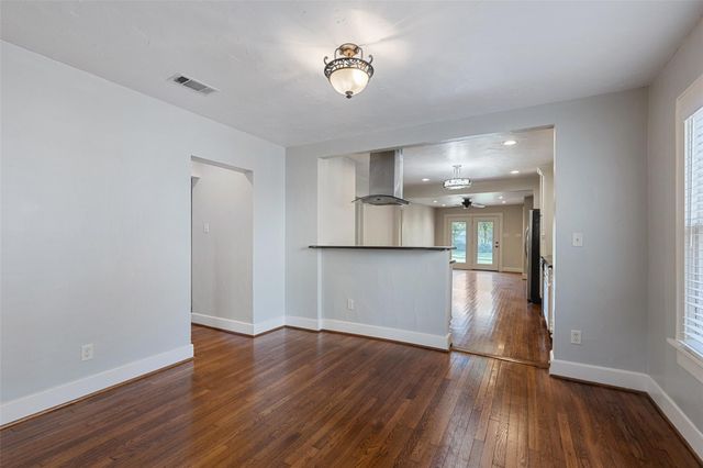 2304 Yucca Avenue, Fort Worth, TX 76111