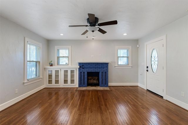 2304 Yucca Avenue, Fort Worth, TX 76111