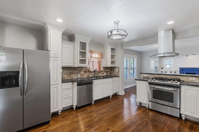2304 Yucca Avenue, Fort Worth, TX 76111