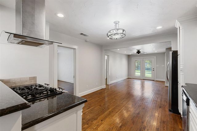 2304 Yucca Avenue, Fort Worth, TX 76111