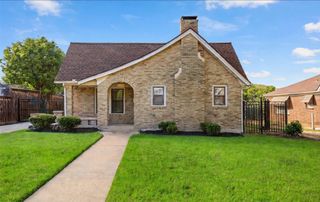 2304 Yucca Avenue, Fort Worth, TX 76111