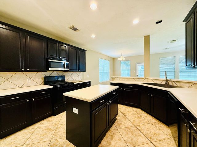5124 Arborwood Drive, League City, TX 77573