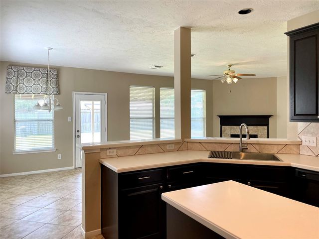 5124 Arborwood Drive, League City, TX 77573
