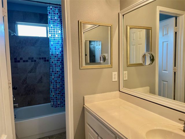 5124 Arborwood Drive, League City, TX 77573