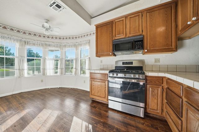 229 Sandpiper Dr, Galt, CA 95632