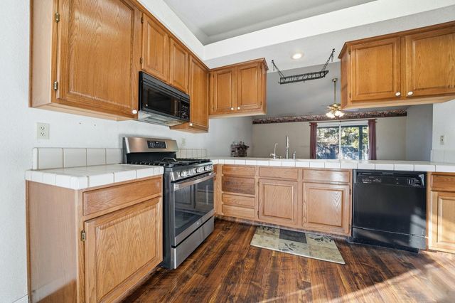 229 Sandpiper Dr, Galt, CA 95632