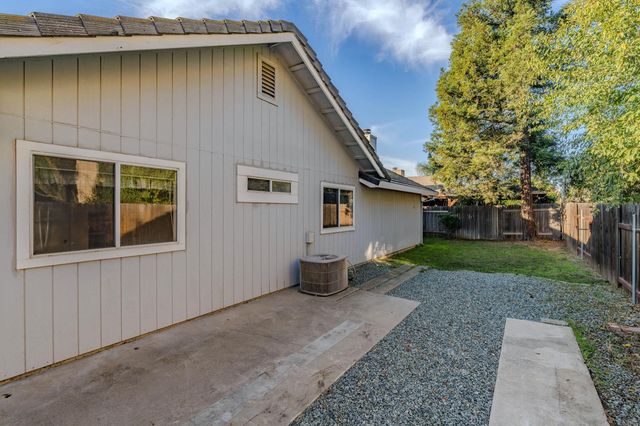 229 Sandpiper Dr, Galt, CA 95632