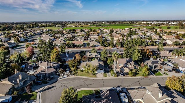 229 Sandpiper Dr, Galt, CA 95632