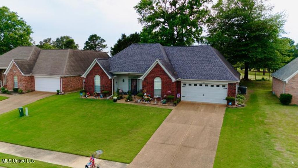 7741 Meadow Ridge Lane Lane, Olive Branch, MS 38654