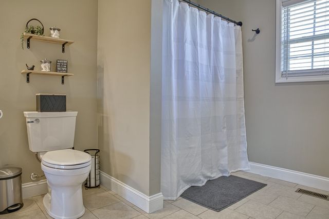 1964 Clemmons Rd, Cookeville, TN 38501