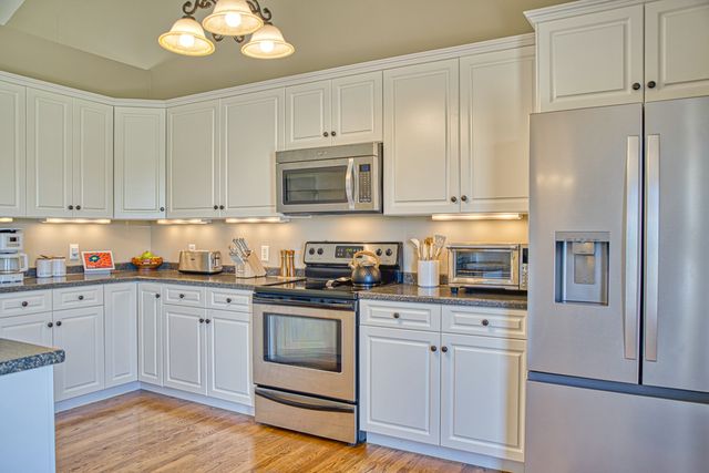 1964 Clemmons Rd, Cookeville, TN 38501