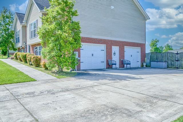1964 Clemmons Rd, Cookeville, TN 38501