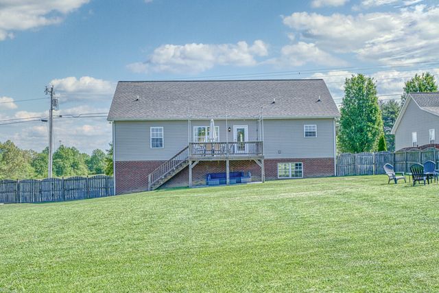 1964 Clemmons Rd, Cookeville, TN 38501