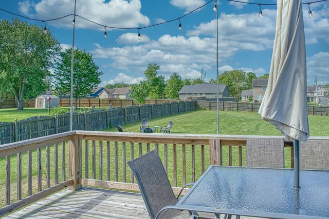 1964 Clemmons Rd, Cookeville, TN 38501