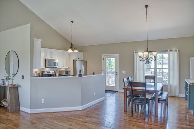 1964 Clemmons Rd, Cookeville, TN 38501