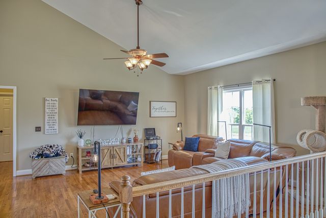 1964 Clemmons Rd, Cookeville, TN 38501