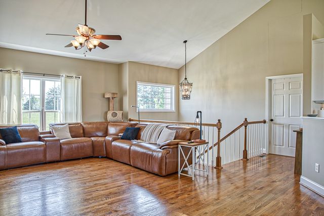 1964 Clemmons Rd, Cookeville, TN 38501