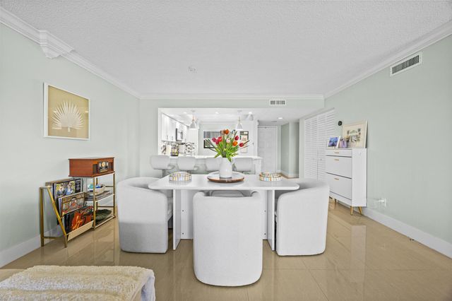 12926 Briarlake Drive 201, Palm Beach Gardens, FL 33418