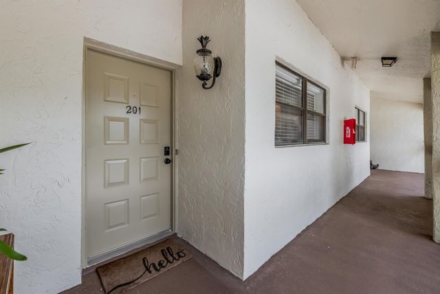 12926 Briarlake Drive 201, Palm Beach Gardens, FL 33418