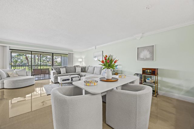 12926 Briarlake Drive 201, Palm Beach Gardens, FL 33418