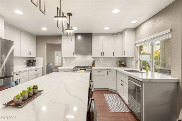 2040 Shadow Brook Way, Henderson, NV 89074