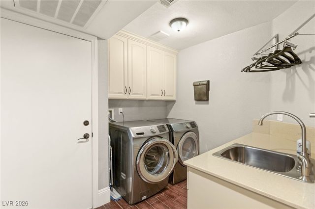 2040 Shadow Brook Way, Henderson, NV 89074