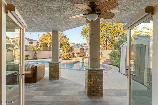 2040 Shadow Brook Way, Henderson, NV 89074