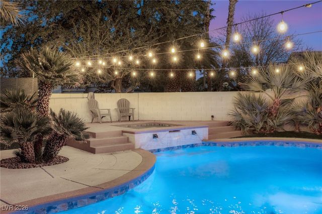 2040 Shadow Brook Way, Henderson, NV 89074