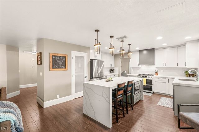 2040 Shadow Brook Way, Henderson, NV 89074