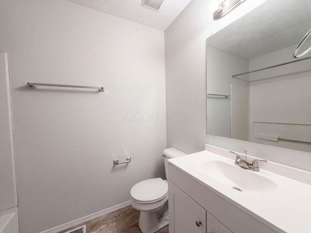 208 Isaac Tharp Street, Pataskala, OH 43062