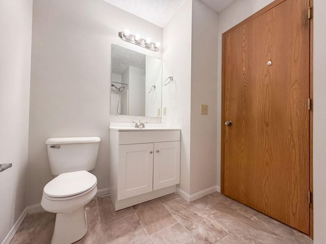 208 Isaac Tharp Street, Pataskala, OH 43062
