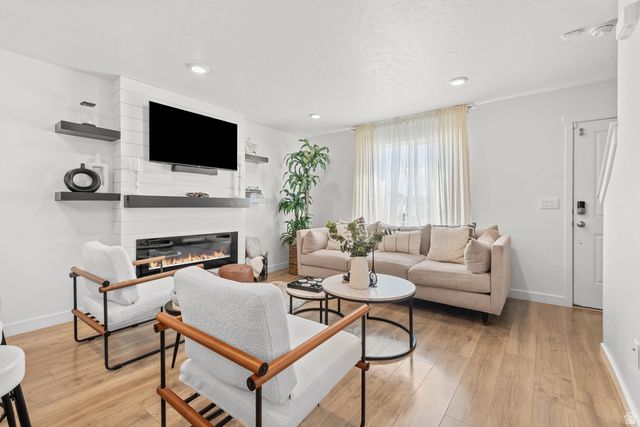 3883 S SEDIMENT DR, Magna, UT 84044
