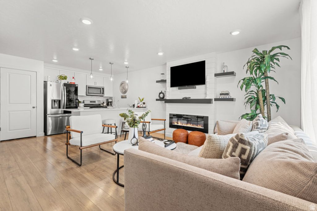 3883 S SEDIMENT DR, Magna, UT 84044