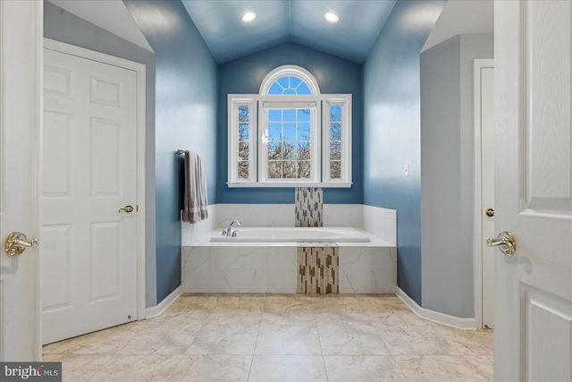 12967 HIGHLAND OAKS CT, Fairfax, VA 22033