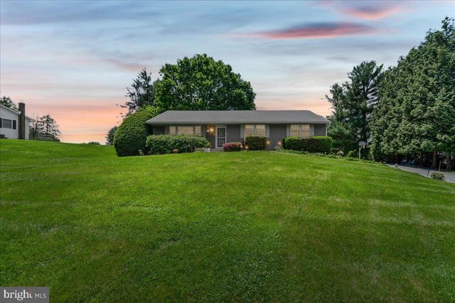 207 W WOODVIEW RD, West Grove, PA 19390