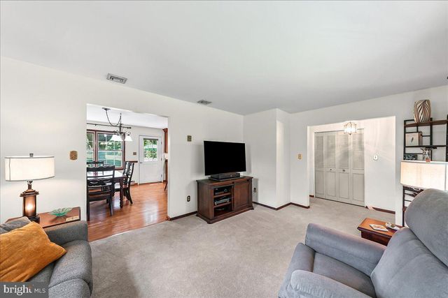 207 W WOODVIEW RD, West Grove, PA 19390