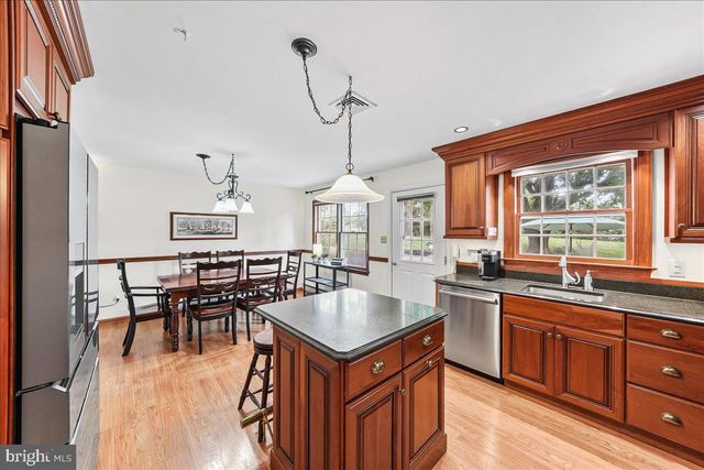 207 W WOODVIEW RD, West Grove, PA 19390