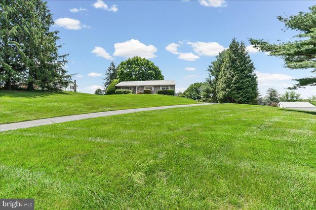 207 W WOODVIEW RD, West Grove, PA 19390