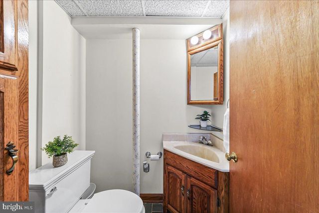 207 W WOODVIEW RD, West Grove, PA 19390