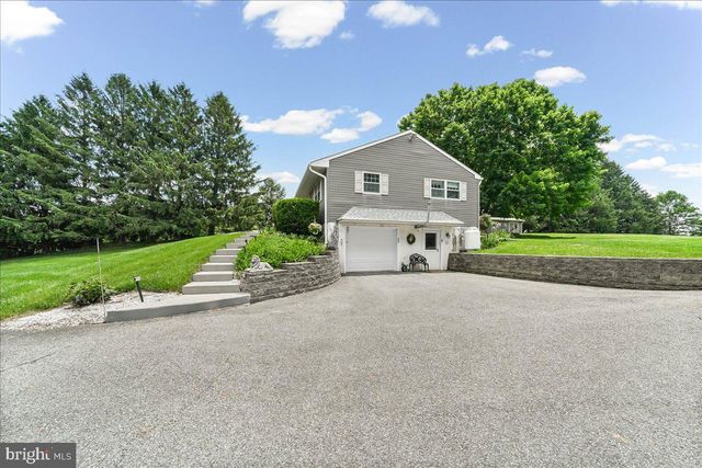 207 W WOODVIEW RD, West Grove, PA 19390