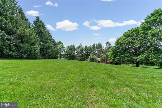 207 W WOODVIEW RD, West Grove, PA 19390