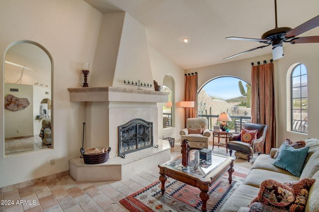 8870 E Greenview Drive, Gold Canyon, AZ 85118