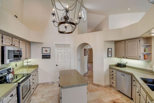 8870 E Greenview Drive, Gold Canyon, AZ 85118