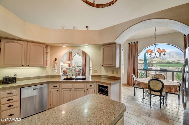 8870 E Greenview Drive, Gold Canyon, AZ 85118