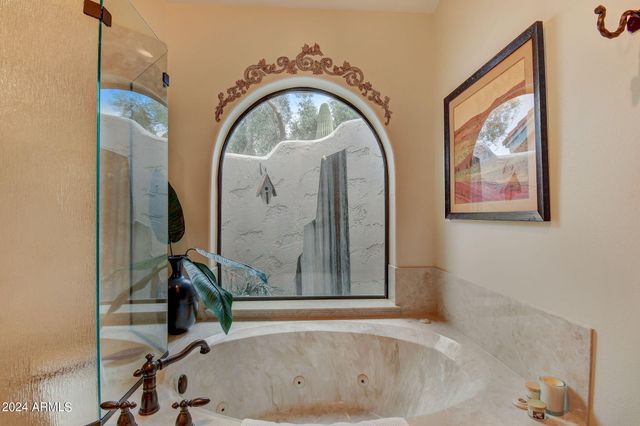 8870 E Greenview Drive, Gold Canyon, AZ 85118