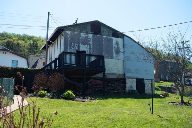 160 N Water STREET, West Newton, PA 15089