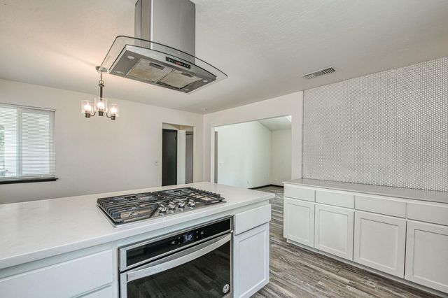 1545 Sunnyside Avenue, Clovis, CA 93611