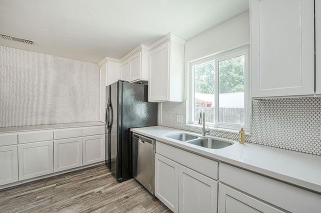 1545 Sunnyside Avenue, Clovis, CA 93611