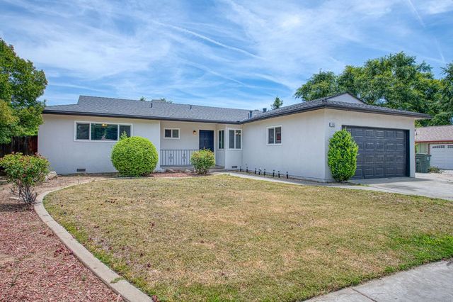 1545 Sunnyside Avenue, Clovis, CA 93611